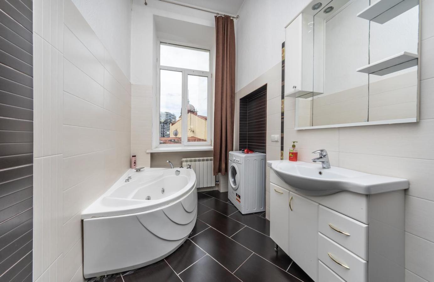 Comfortable Apartment On Mikhaylovskiy Lane Kyjev Exteriér fotografie